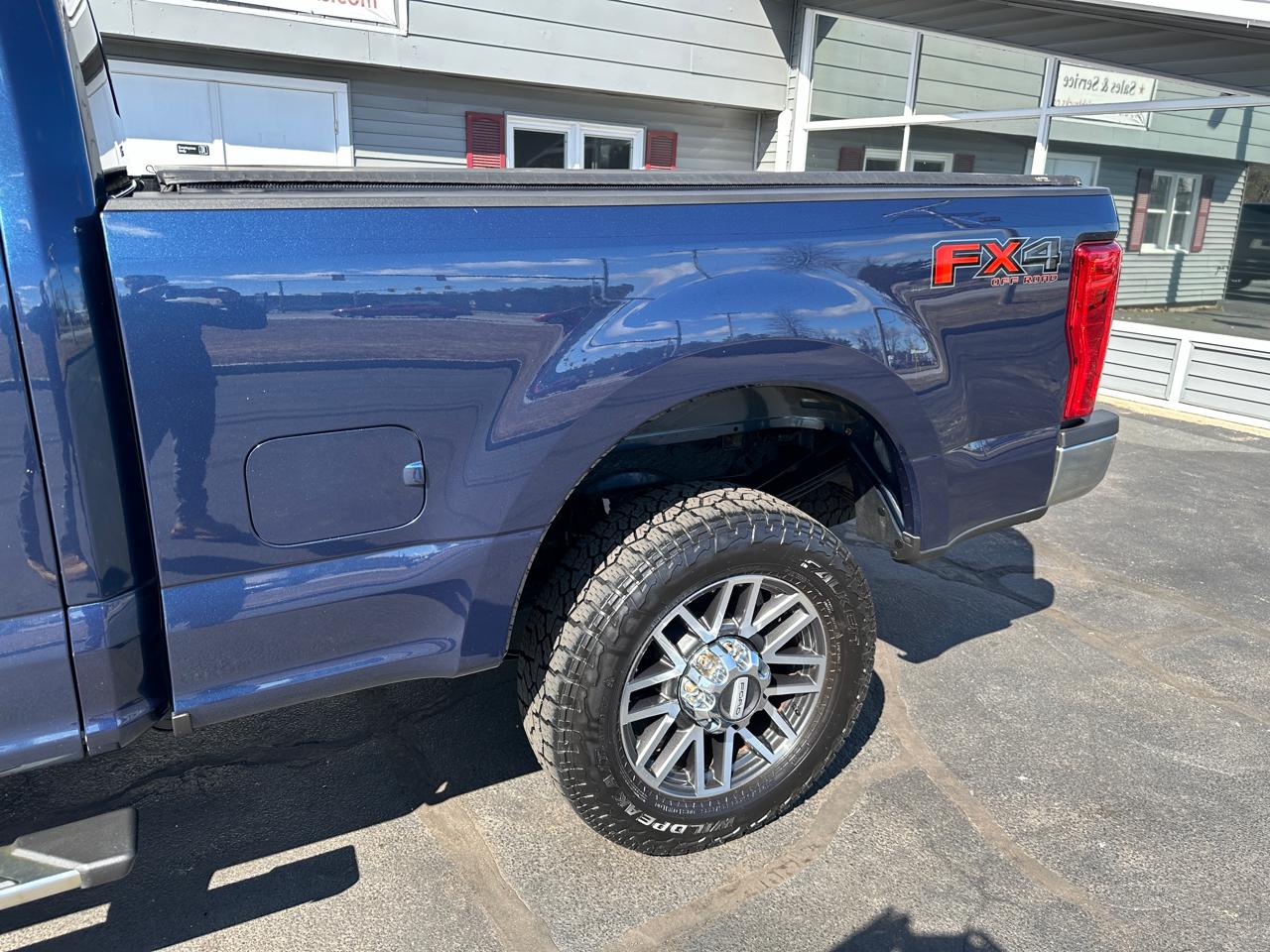 Ford F-350 SD Lariat Crew Cab 4WD 2017