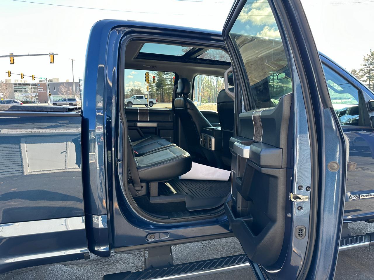 Ford F-350 SD Lariat Crew Cab 4WD 2017