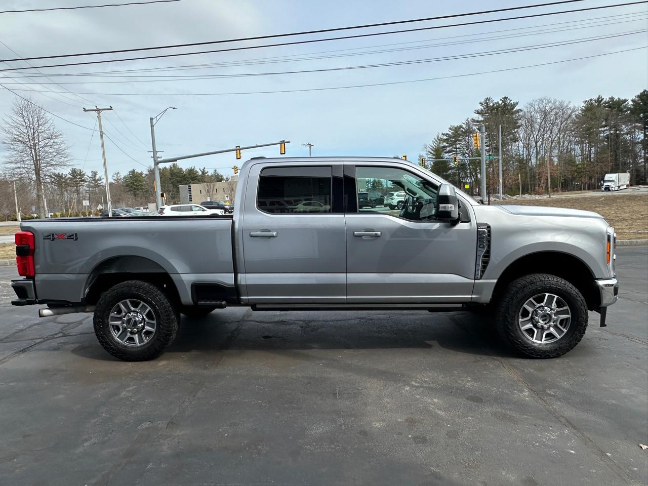 Ford F-250 SD Lariat Crew Cab 4WD 2023