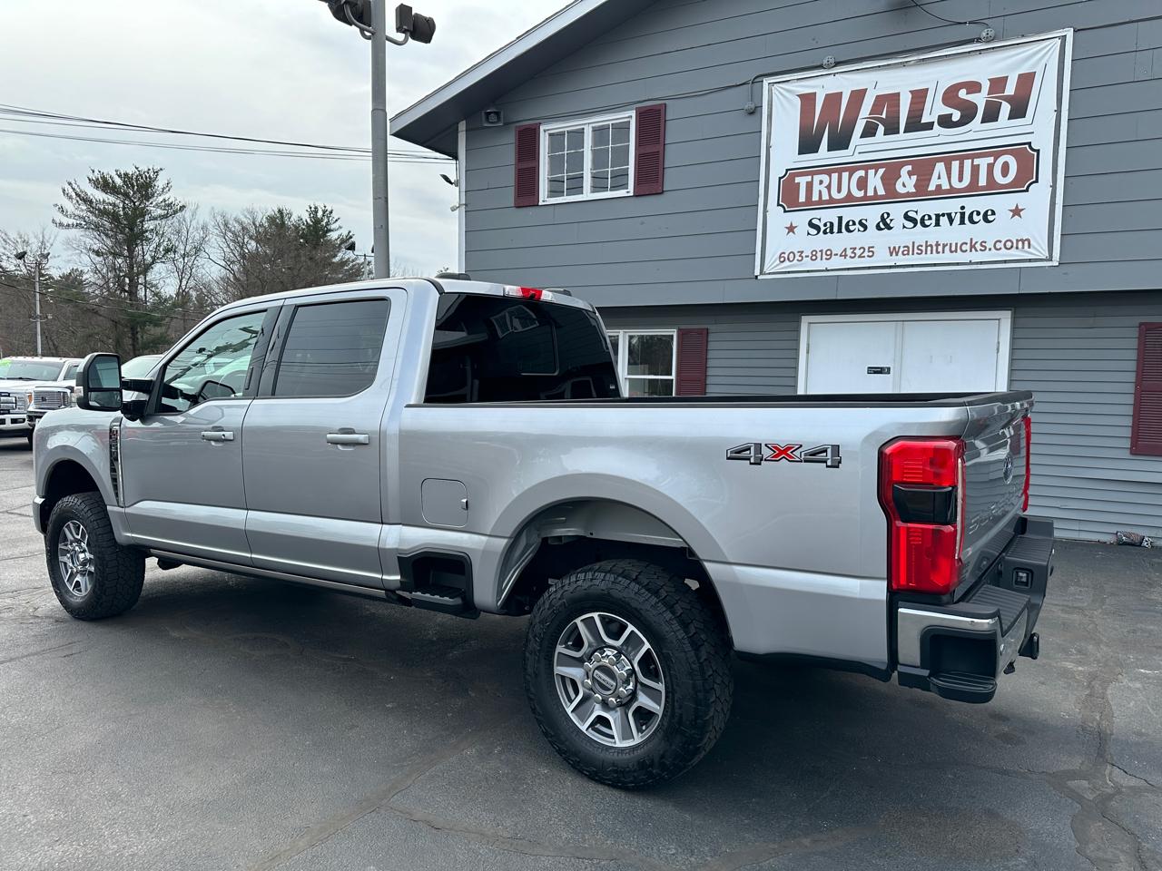 Ford F-250 SD Lariat Crew Cab 4WD 2023