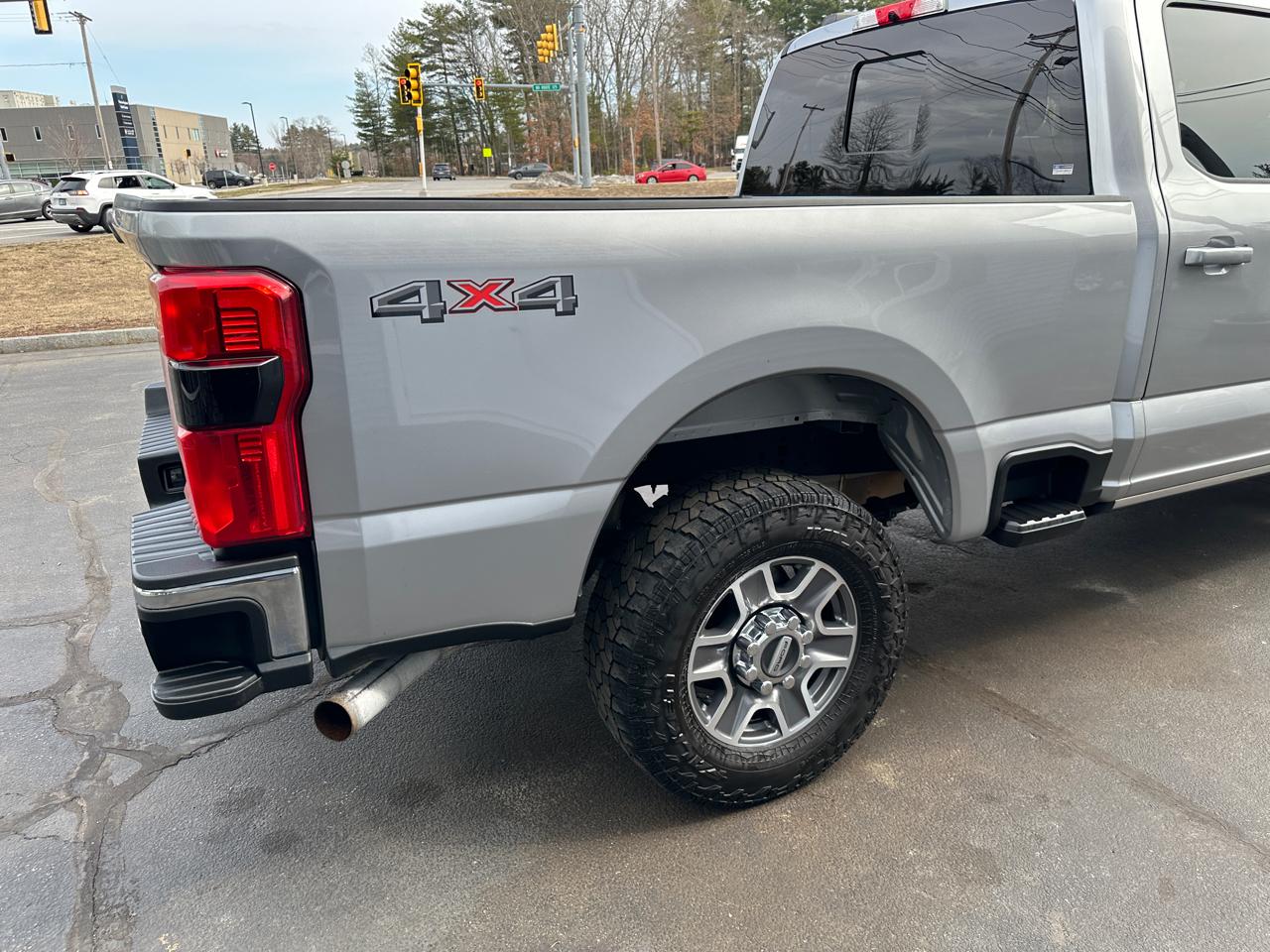 Ford F-250 SD Lariat Crew Cab 4WD 2023