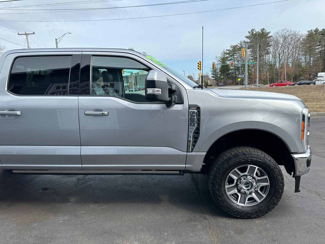 Ford F-250 SD Lariat Crew Cab 4WD 2023