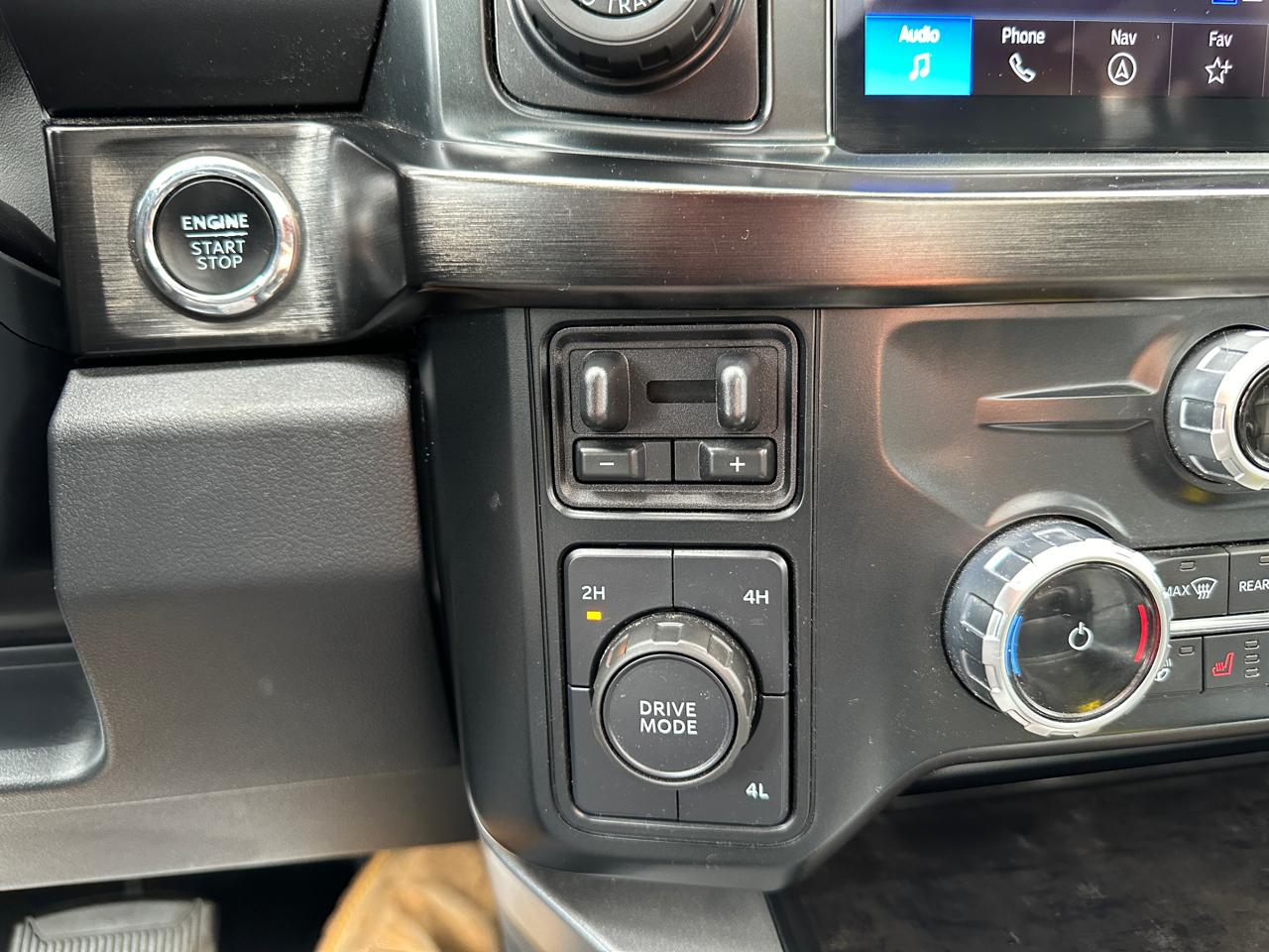 Ford F-250 SD Lariat Crew Cab 4WD 2023