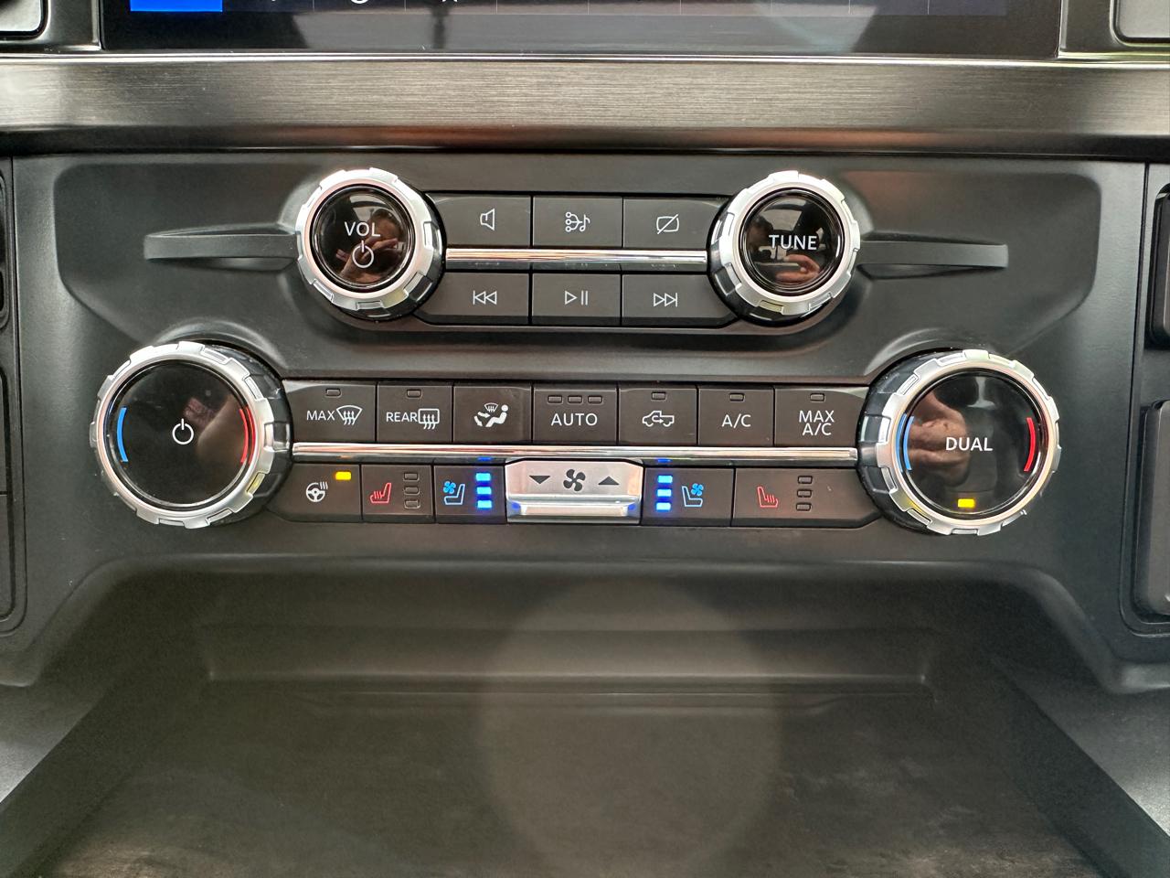 Ford F-250 SD Lariat Crew Cab 4WD 2023