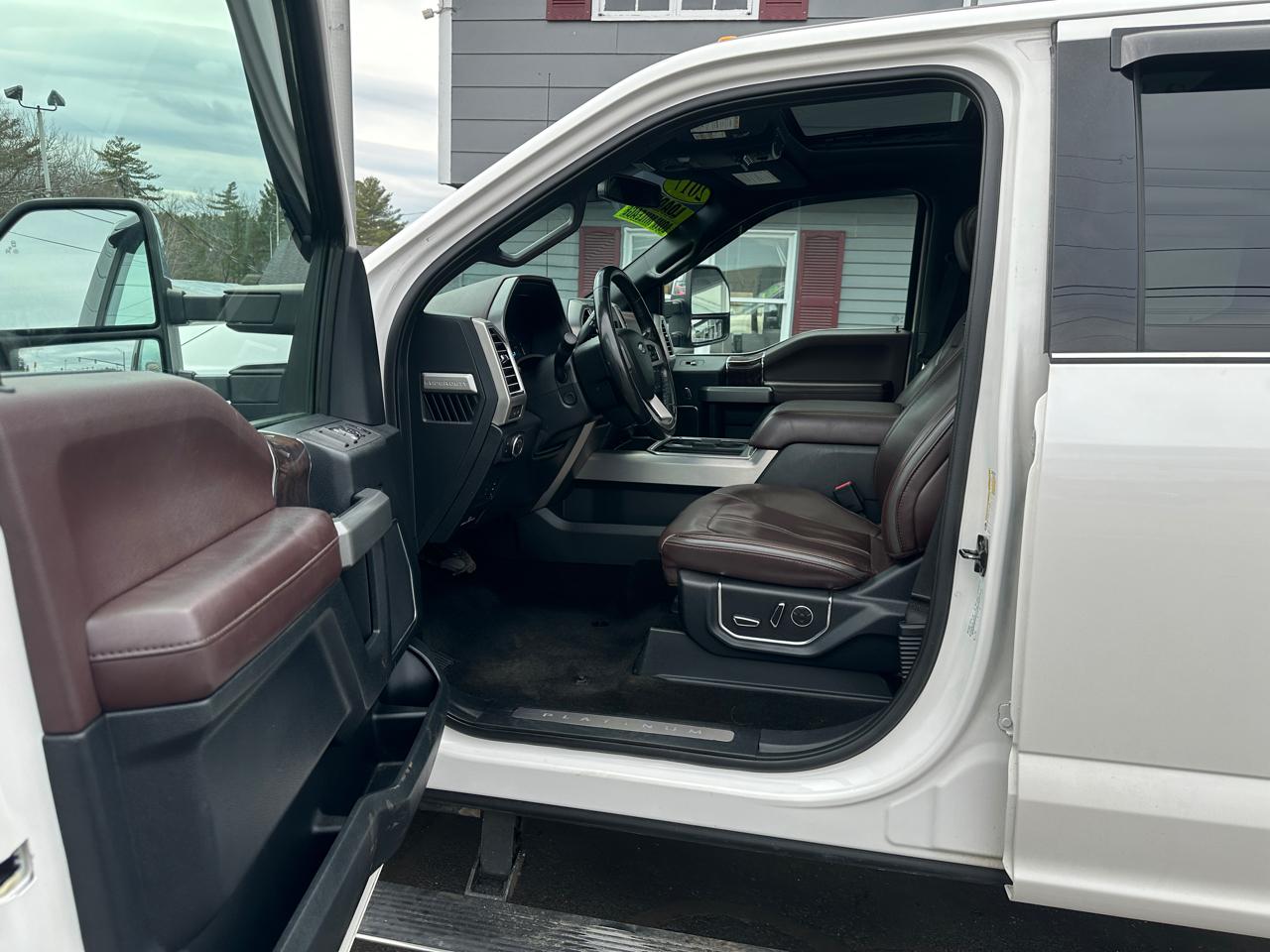 Ford F-250 SD Platinum Crew Cab 4WD 2017