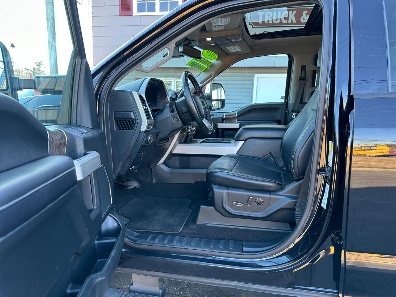 Ford F-350 SD Lariat Crew Cab 4WD 2019