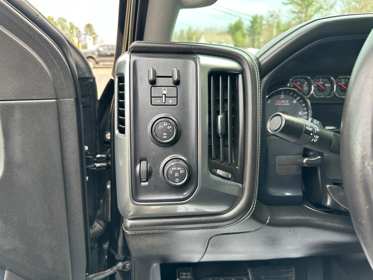 Chevrolet Silverado 2500HD LTZ Crew Cab 4WD 2015