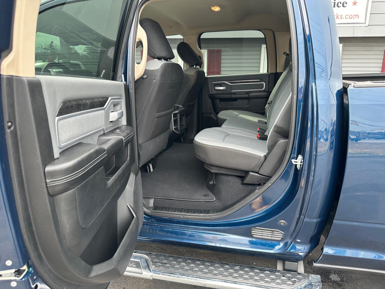 RAM 2500 Big Horn Crew Cab 4WD 2020