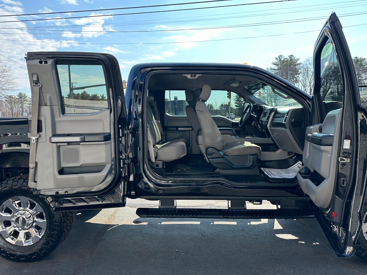 Ford F-250 SD XLT SuperCab Short Bed 4WD 2018