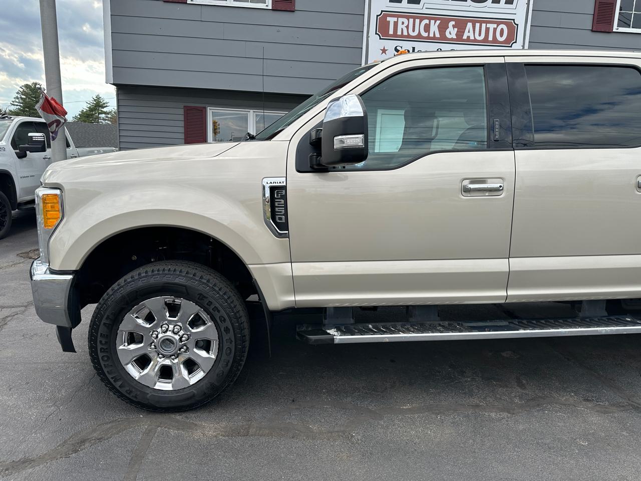 Ford F-250 SD Lariat Crew Cab Short Bed 4WD 2017