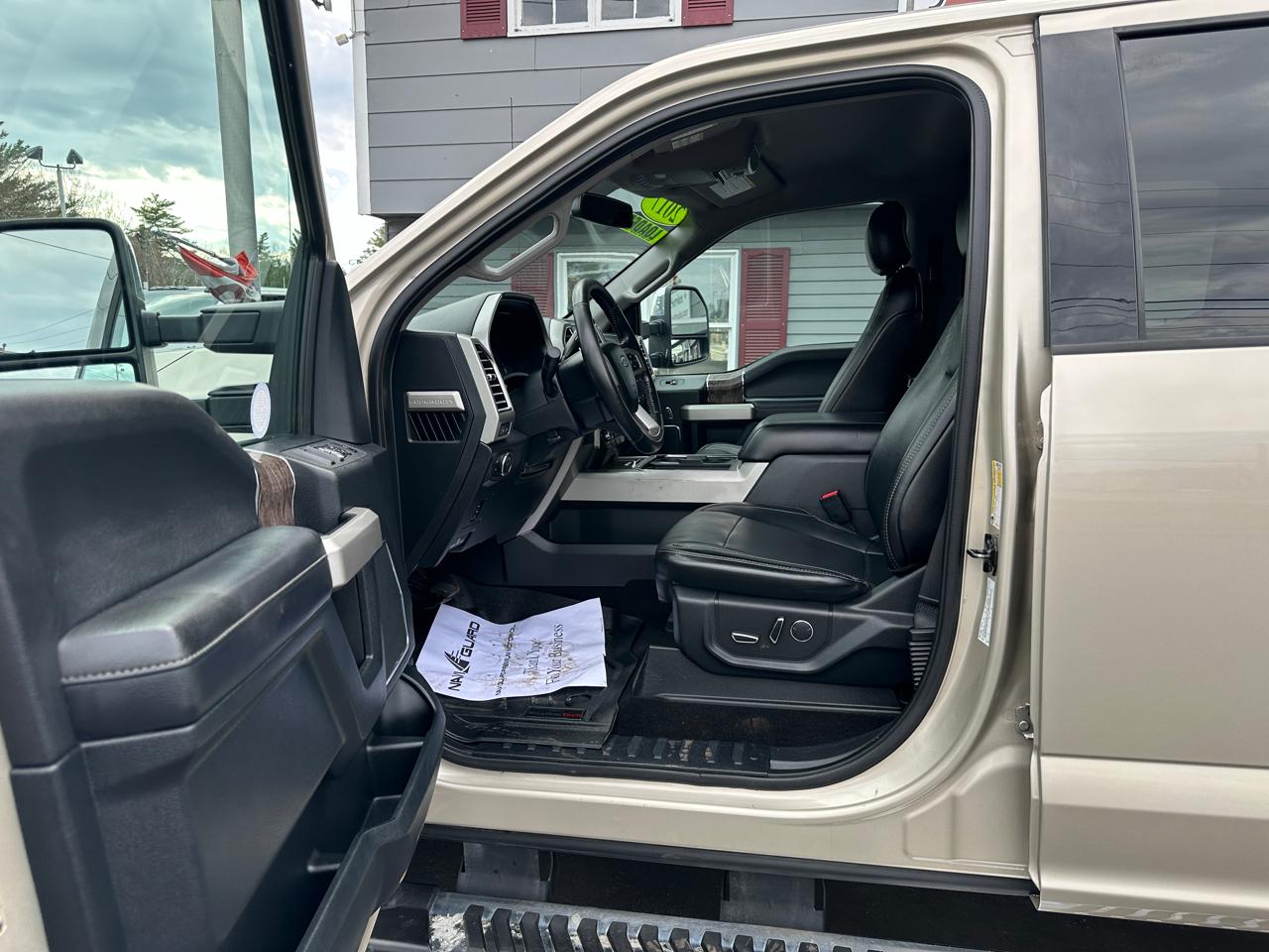 Ford F-250 SD Lariat Crew Cab Short Bed 4WD 2017