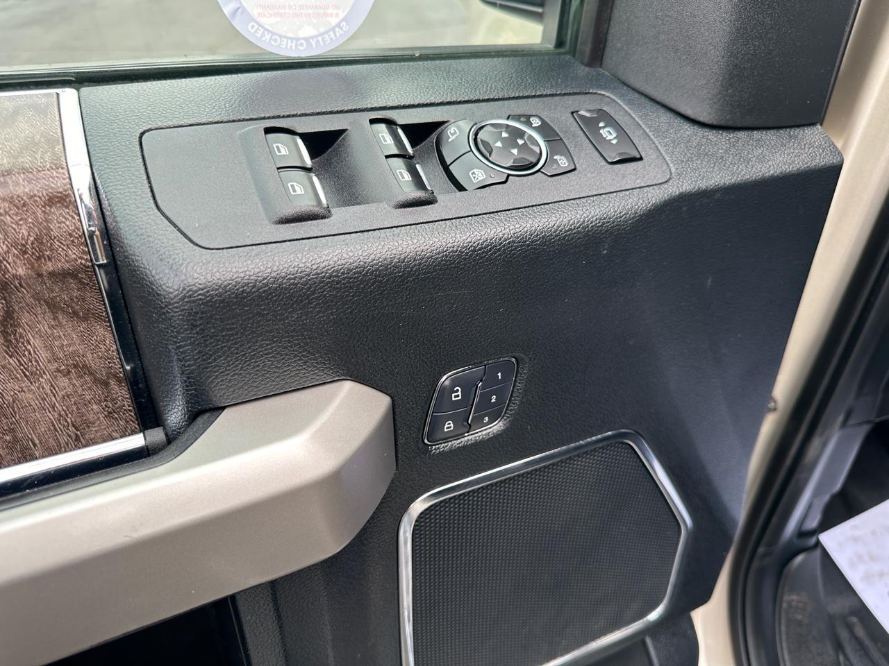 Ford F-250 SD Lariat Crew Cab Short Bed 4WD 2017