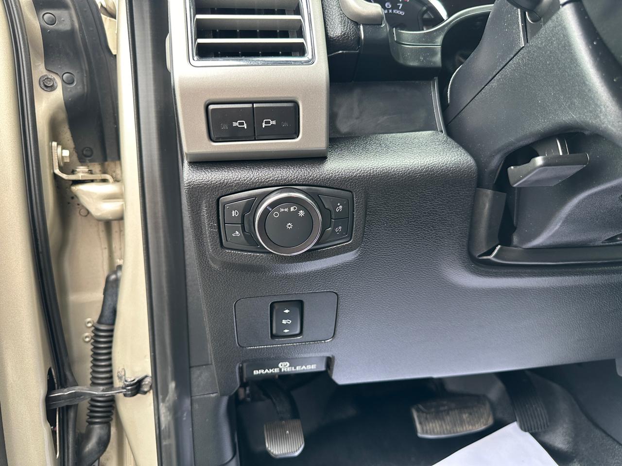 Ford F-250 SD Lariat Crew Cab Short Bed 4WD 2017