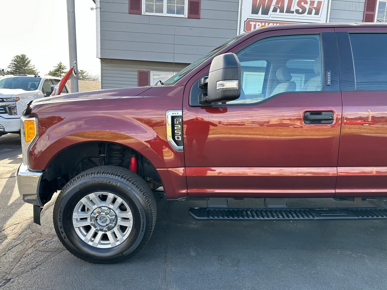 Ford F-250 SD XLT Crew Cab 4WD 2017