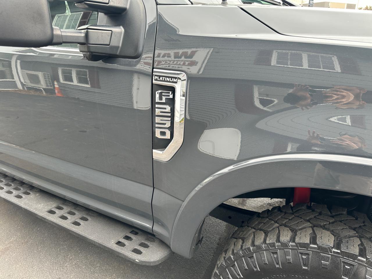 Ford F-250 SD Platinum Crew Cab 4WD 2021