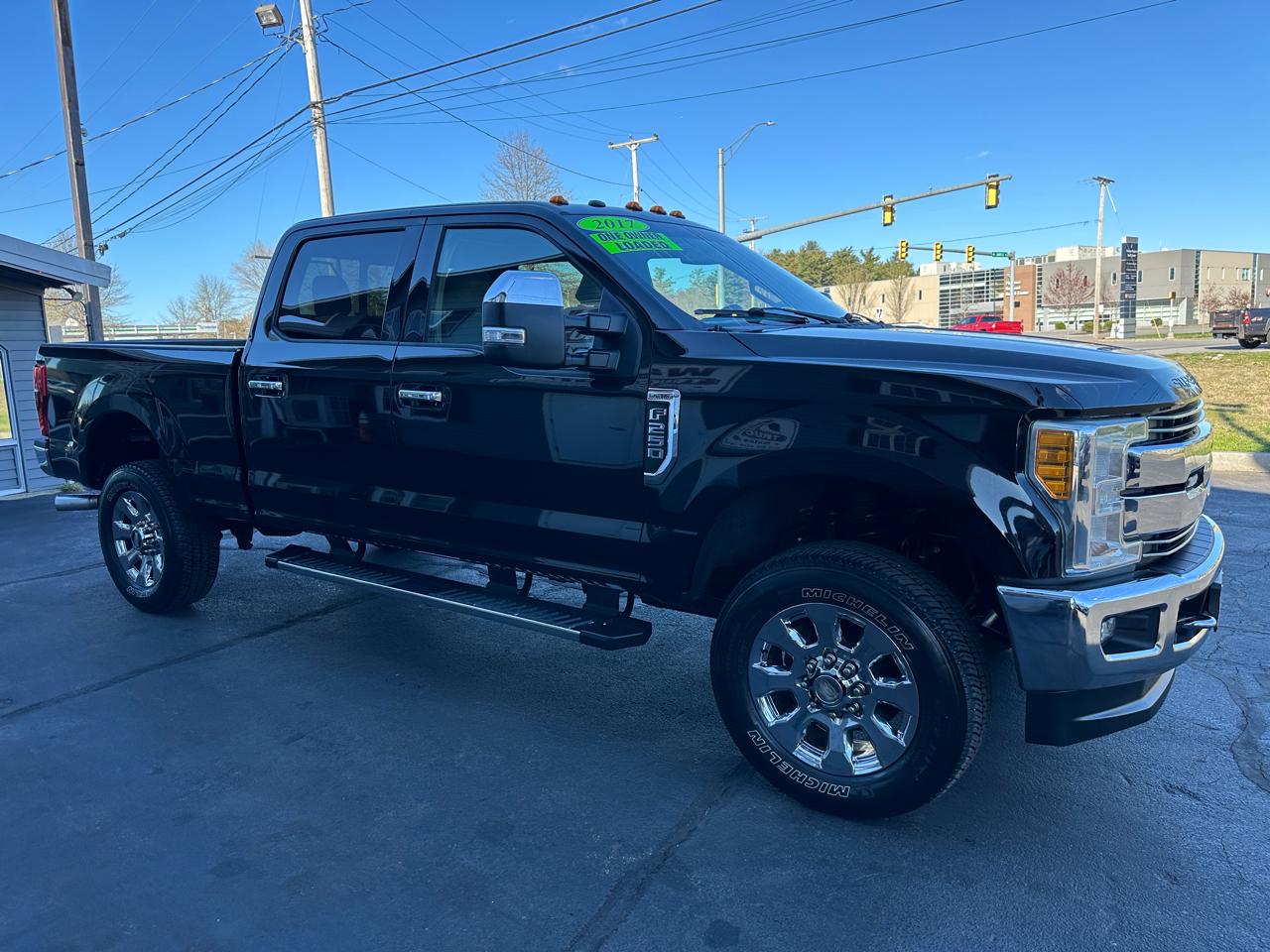 Ford F-250 SD Lariat Crew Cab Short Bed 4WD 2017