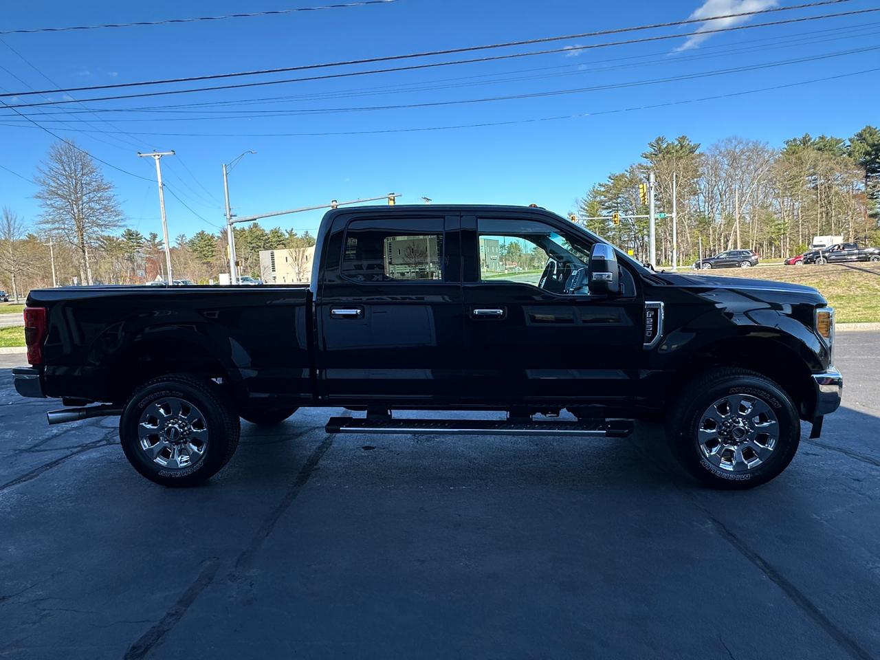 Ford F-250 SD Lariat Crew Cab Short Bed 4WD 2017