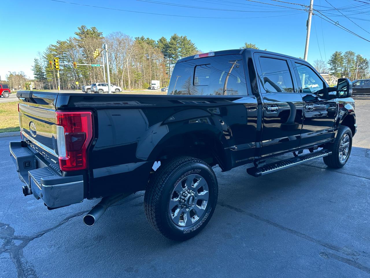 Ford F-250 SD Lariat Crew Cab Short Bed 4WD 2017