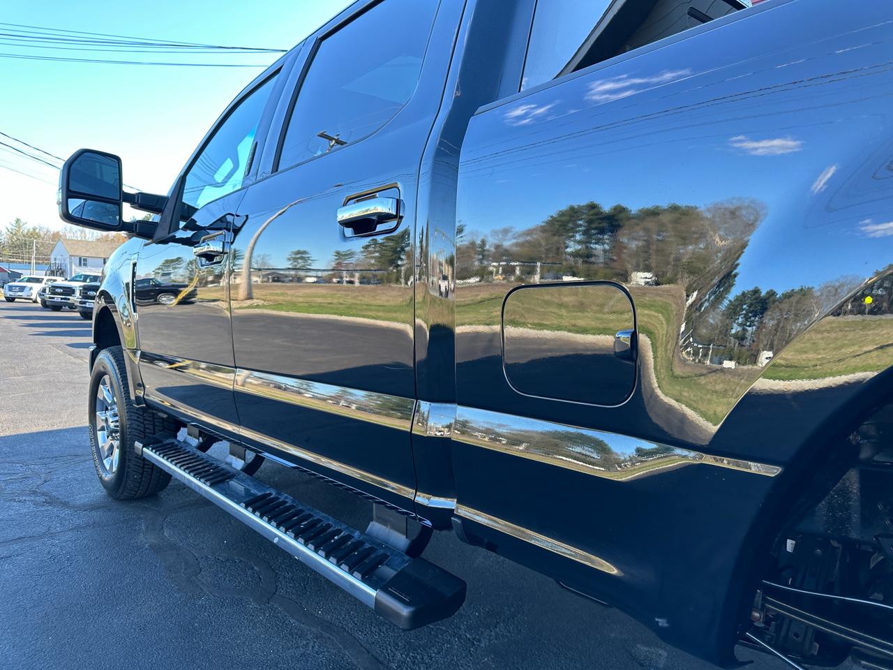Ford F-250 SD Lariat Crew Cab Short Bed 4WD 2017