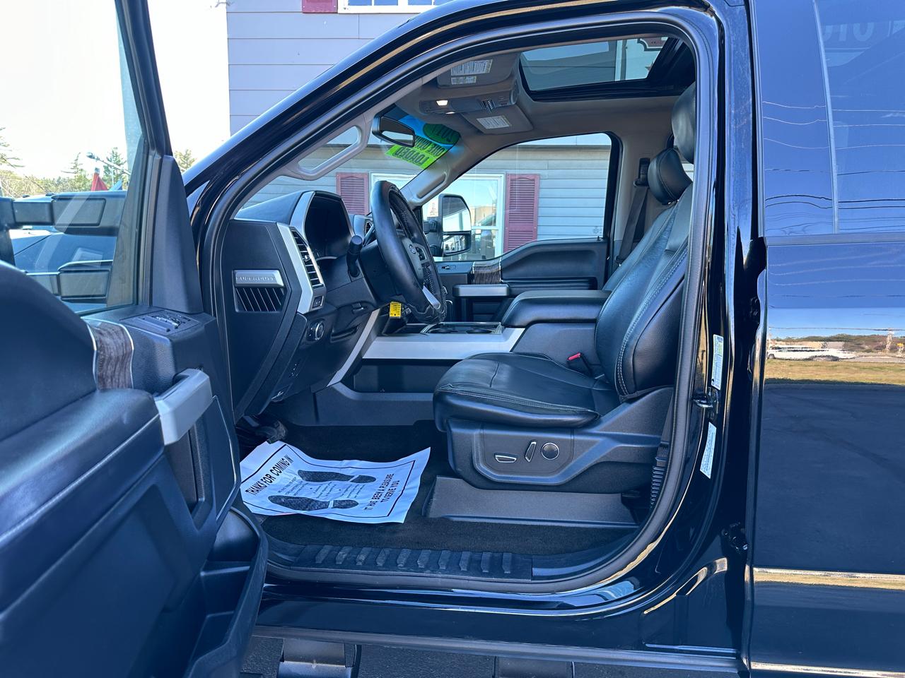 Ford F-250 SD Lariat Crew Cab Short Bed 4WD 2017