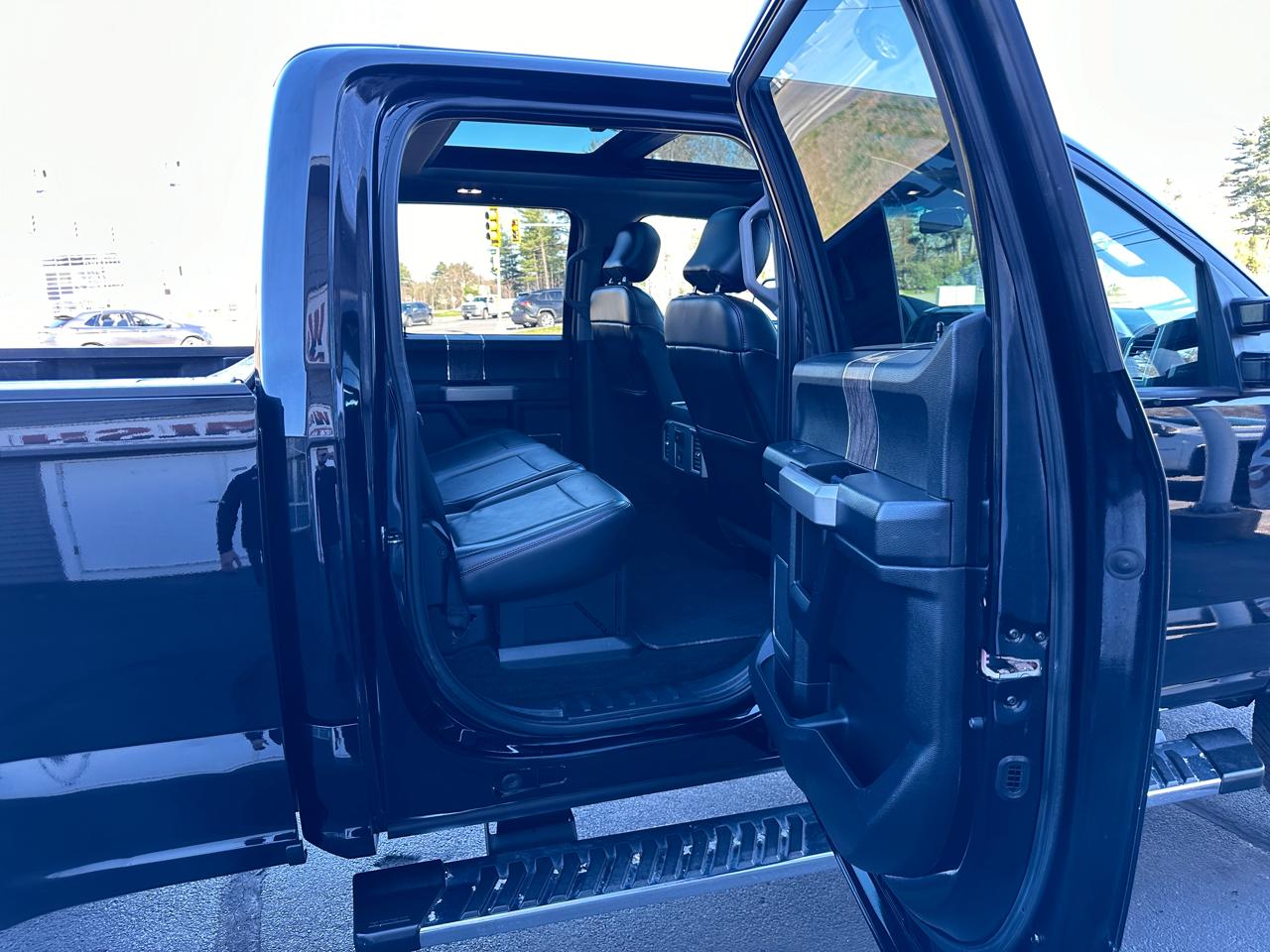 Ford F-250 SD Lariat Crew Cab Short Bed 4WD 2017