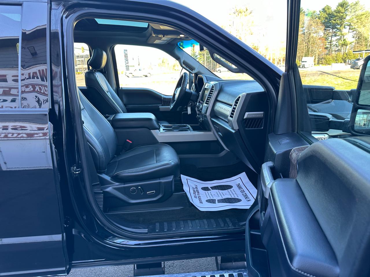 Ford F-250 SD Lariat Crew Cab Short Bed 4WD 2017