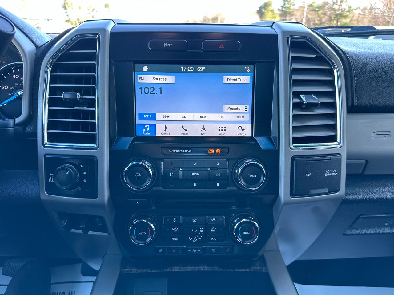 Ford F-250 SD Lariat Crew Cab Short Bed 4WD 2017