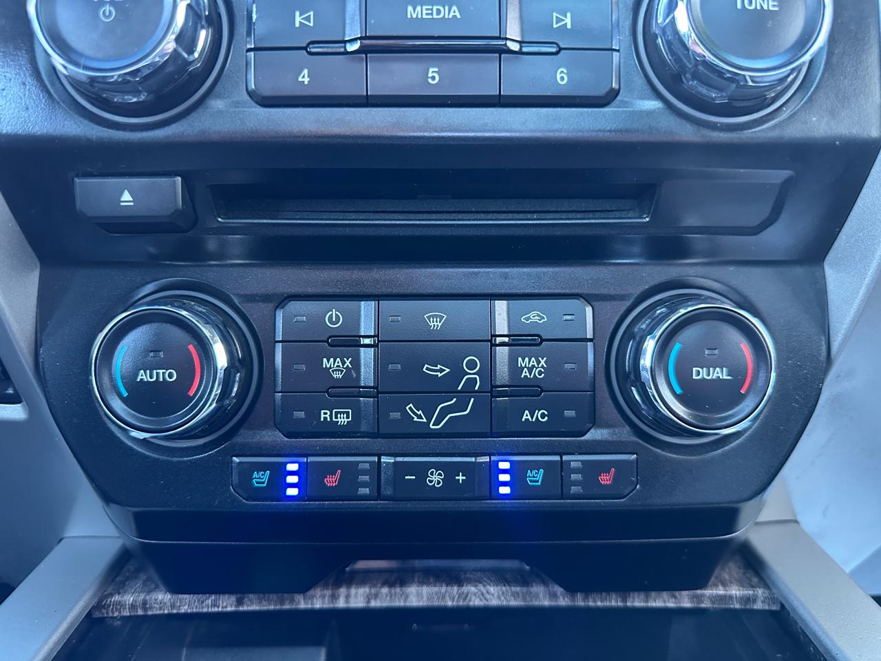 Ford F-250 SD Lariat Crew Cab Short Bed 4WD 2017
