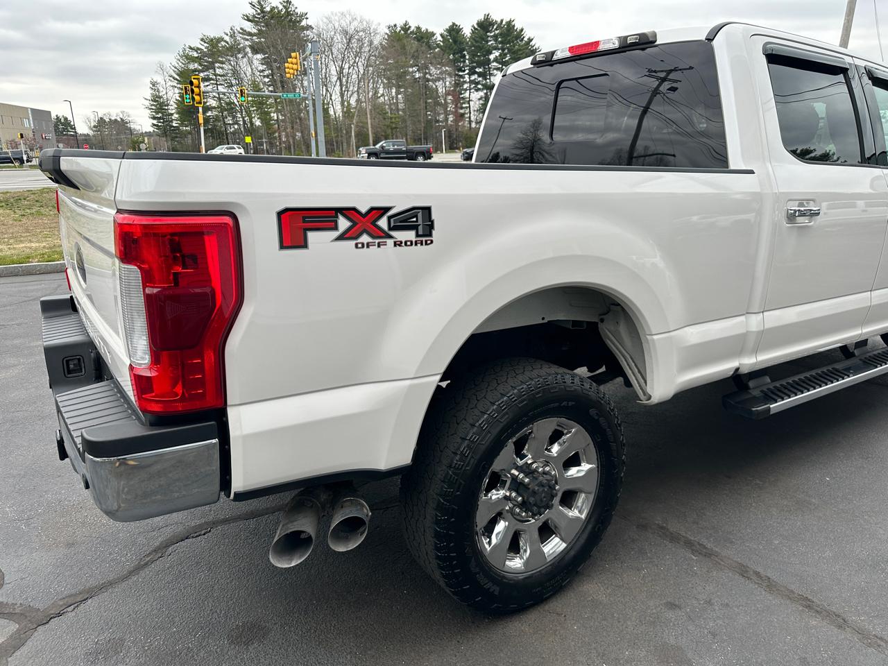 Ford F-350 SD Lariat Crew Cab Short Bed 4WD 2018