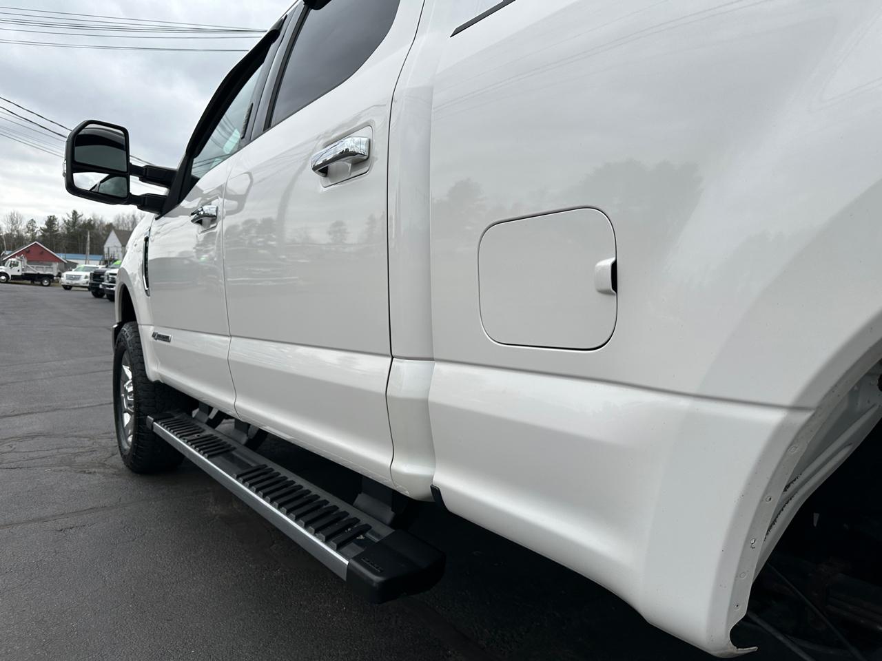Ford F-350 SD Lariat Crew Cab Short Bed 4WD 2018