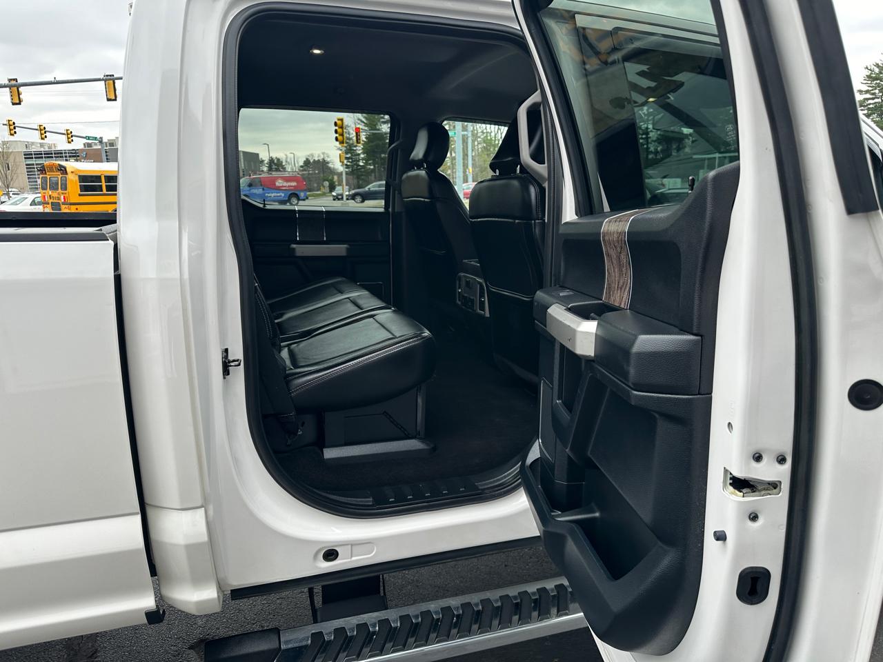 Ford F-350 SD Lariat Crew Cab Short Bed 4WD 2018