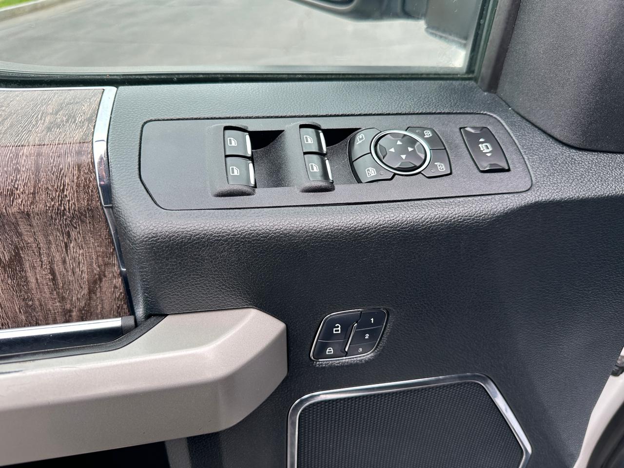 Ford F-350 SD Lariat Crew Cab Short Bed 4WD 2018