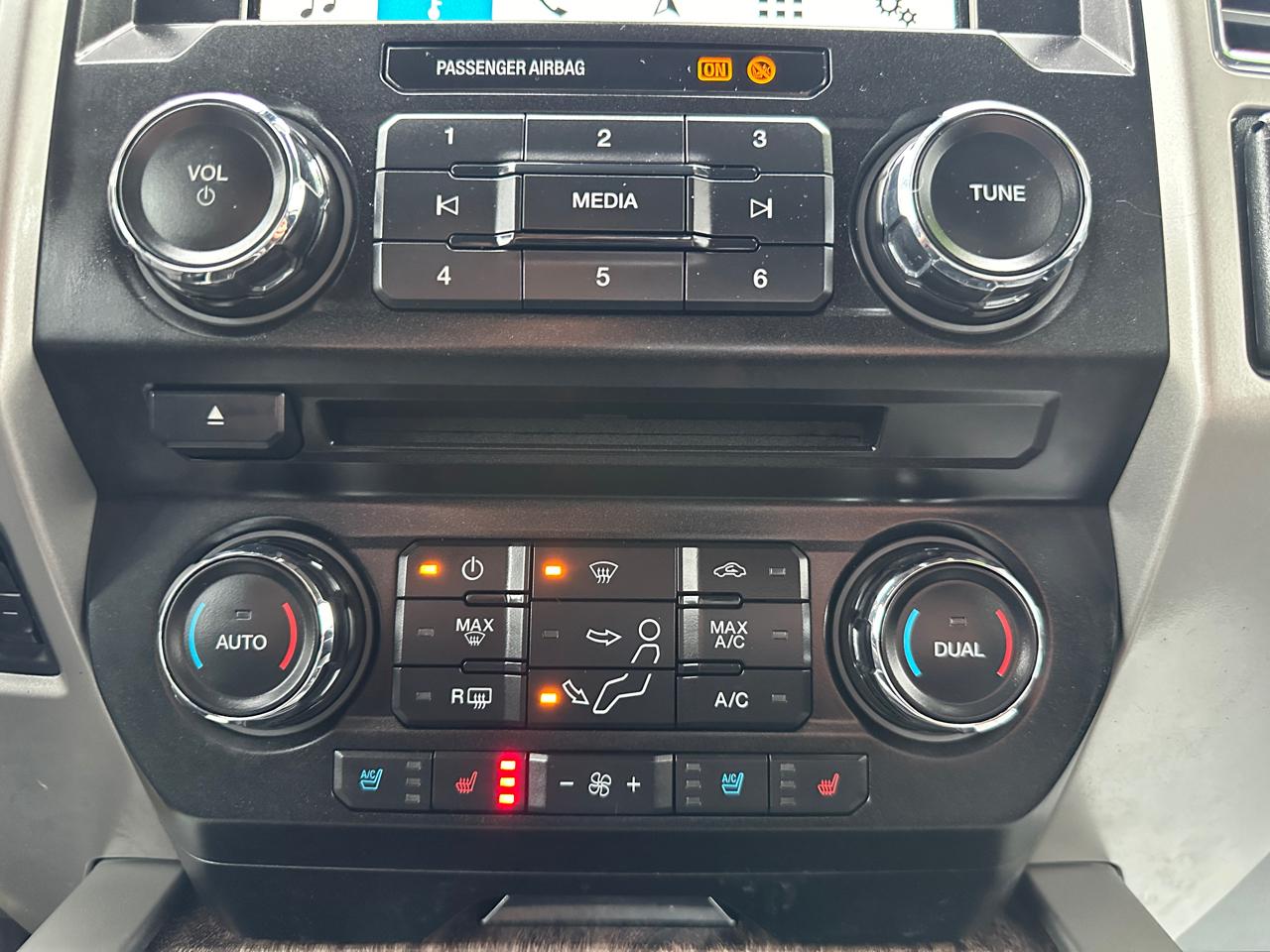 Ford F-350 SD Lariat Crew Cab Short Bed 4WD 2018