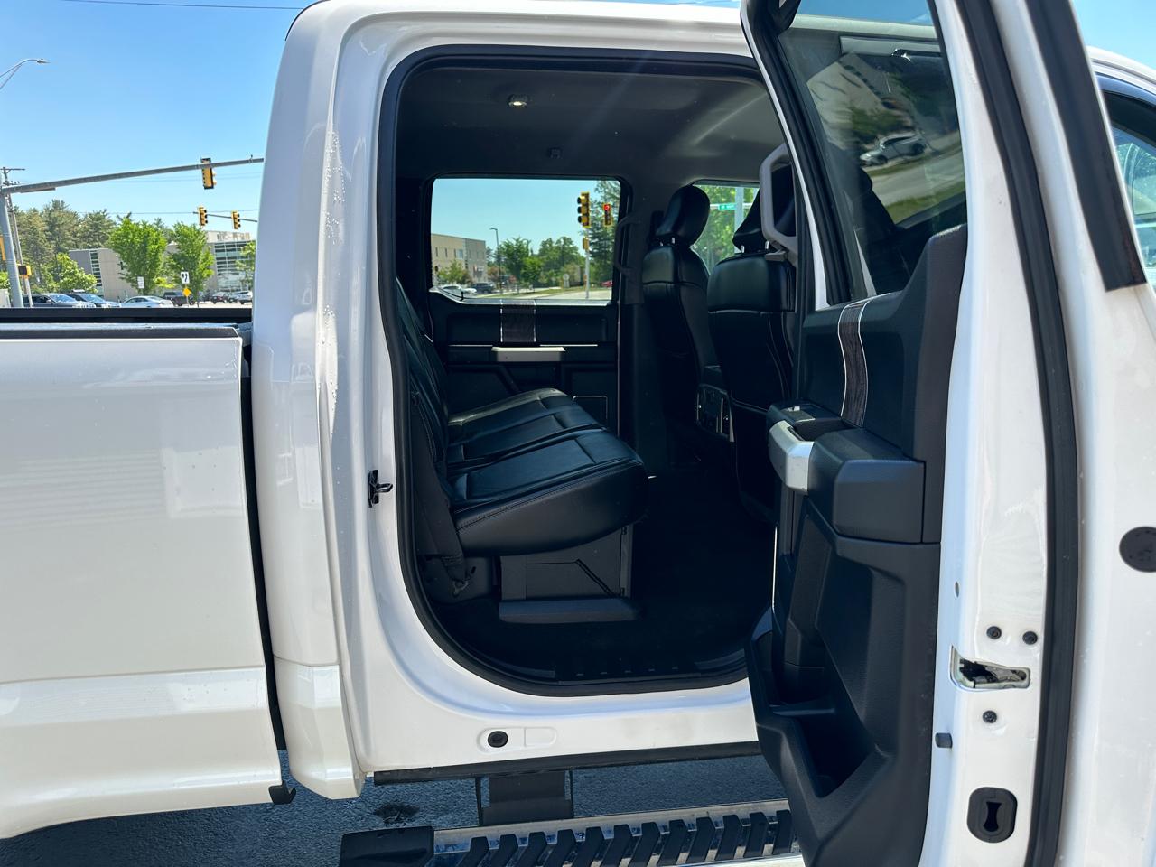 Ford F-350 SD Lariat Crew Cab Short Bed 4WD 2018