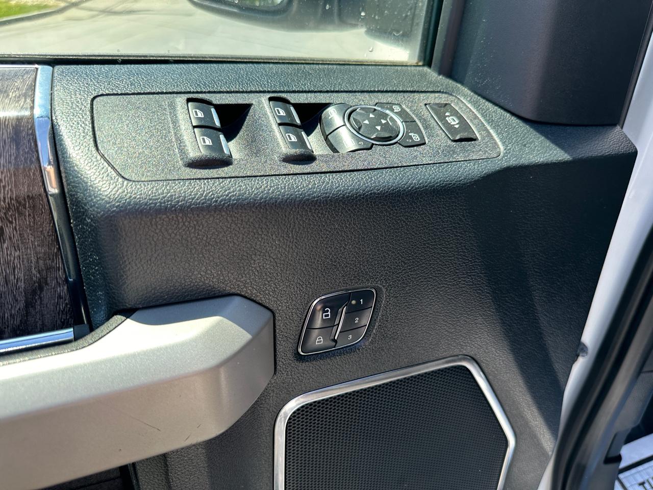 Ford F-350 SD Lariat Crew Cab Short Bed 4WD 2018