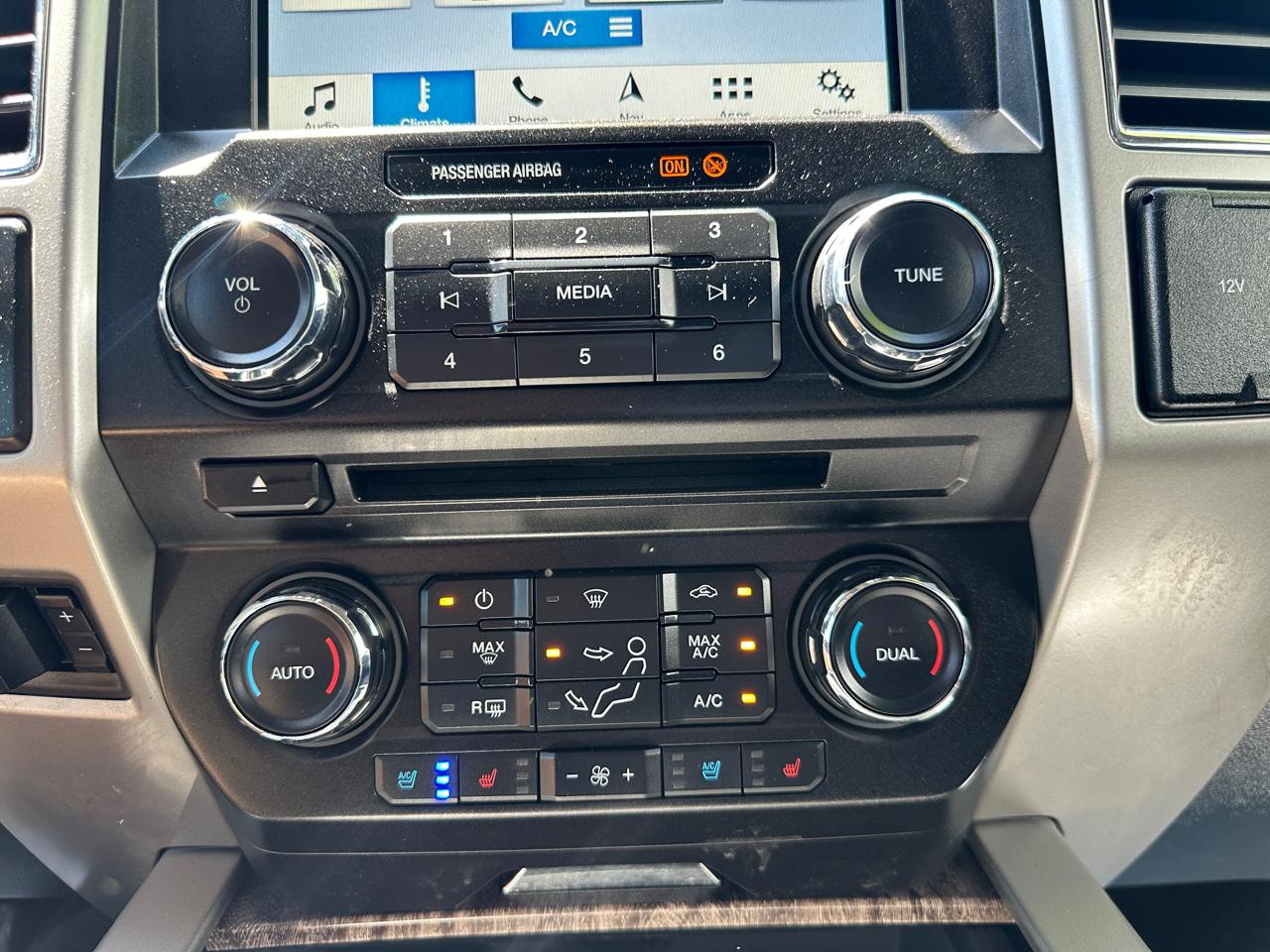 Ford F-350 SD Lariat Crew Cab Short Bed 4WD 2018