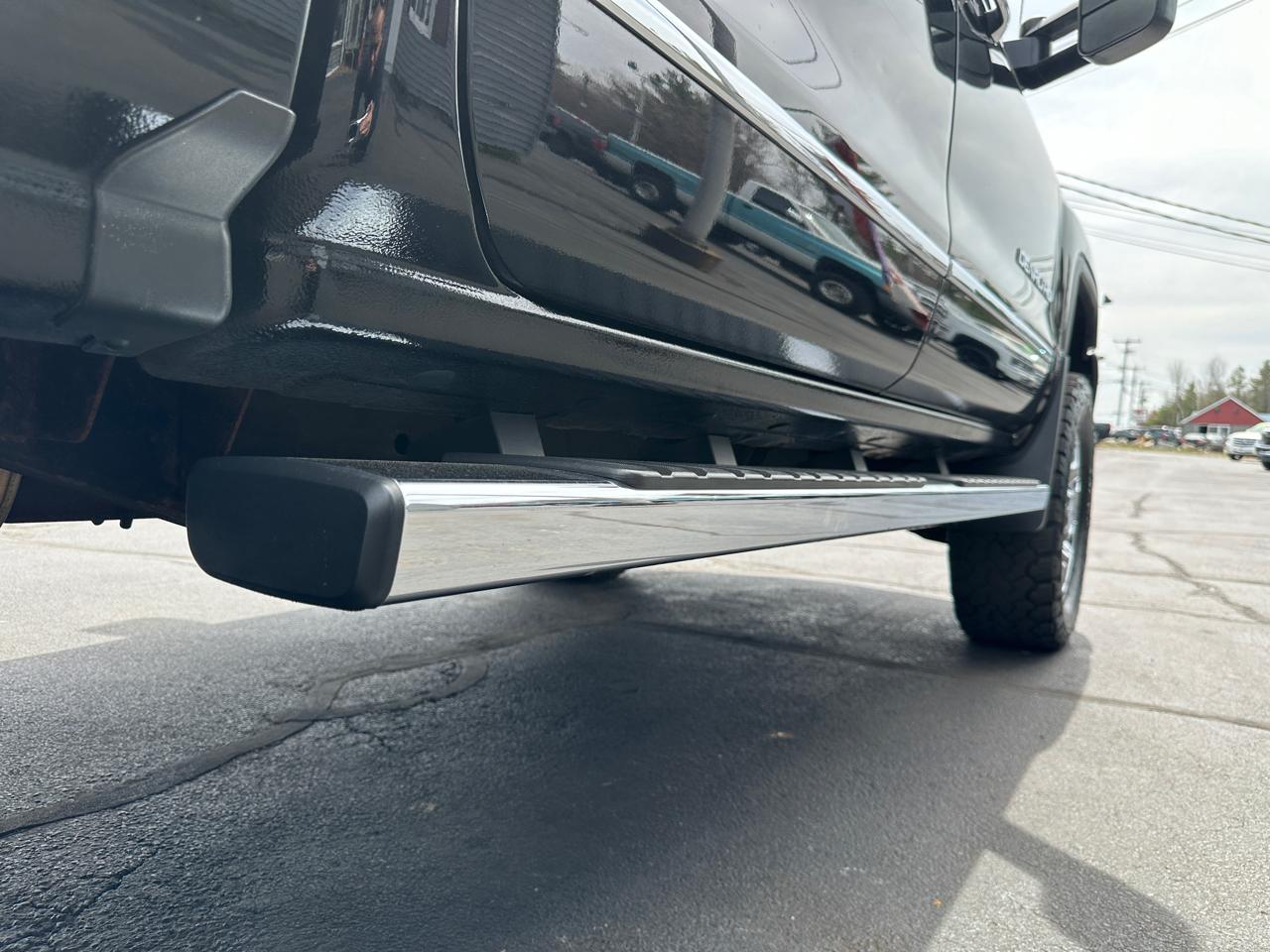 GMC Sierra 2500HD Denali Crew Cab 4WD 2017