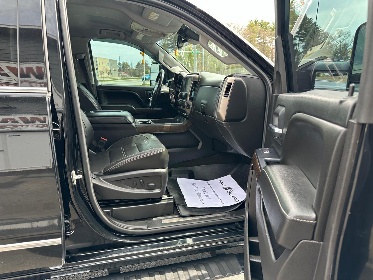GMC Sierra 2500HD Denali Crew Cab 4WD 2017