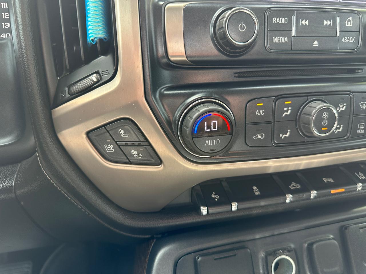GMC Sierra 2500HD Denali Crew Cab 4WD 2017