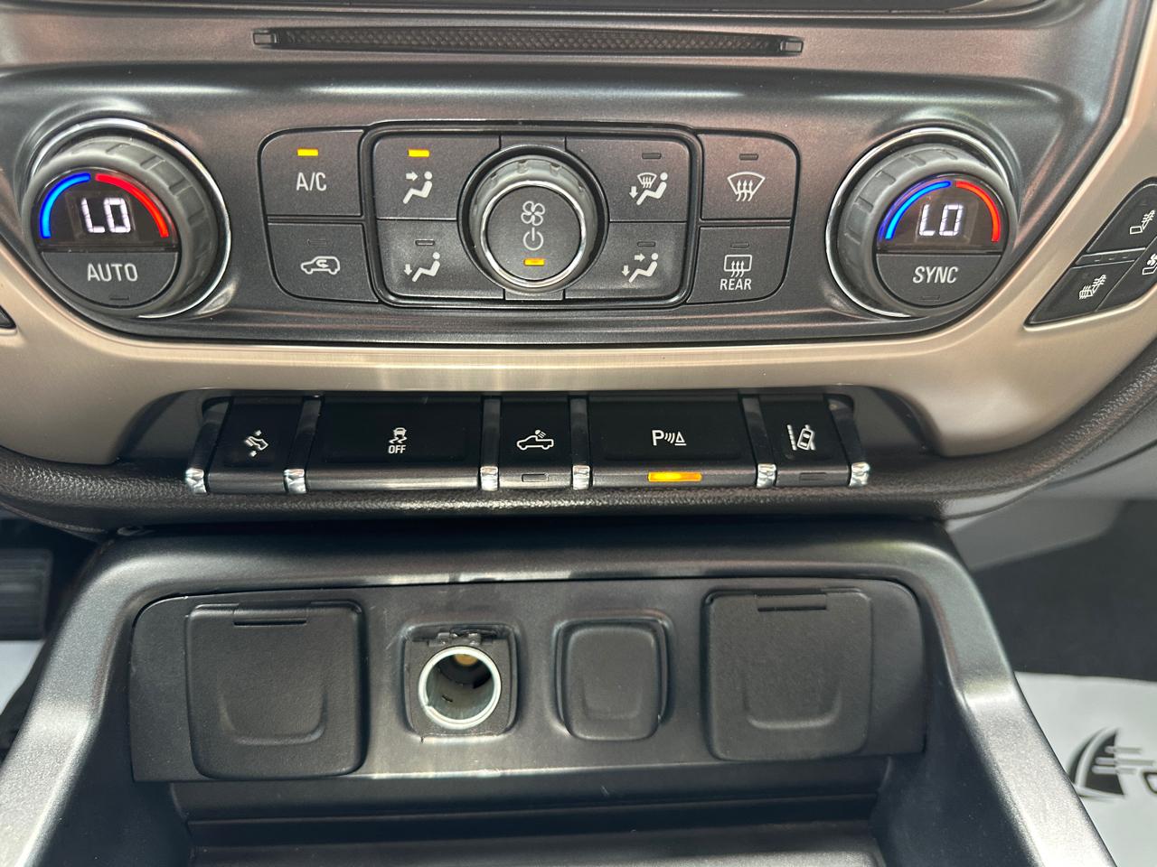 GMC Sierra 2500HD Denali Crew Cab 4WD 2017