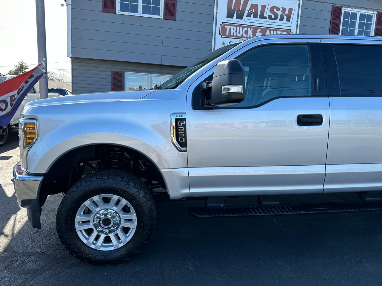 Ford F-250 SD XLT Crew Cab 4WD 2018