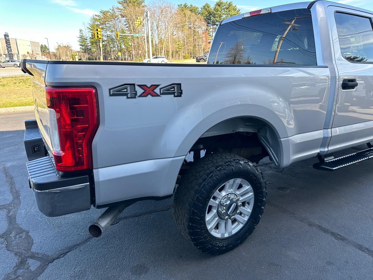 Ford F-250 SD XLT Crew Cab 4WD 2018