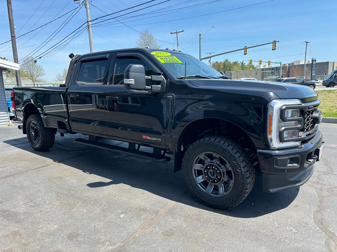 Ford F-350 SD Lariat Crew Cab Long Bed 4WD 2023