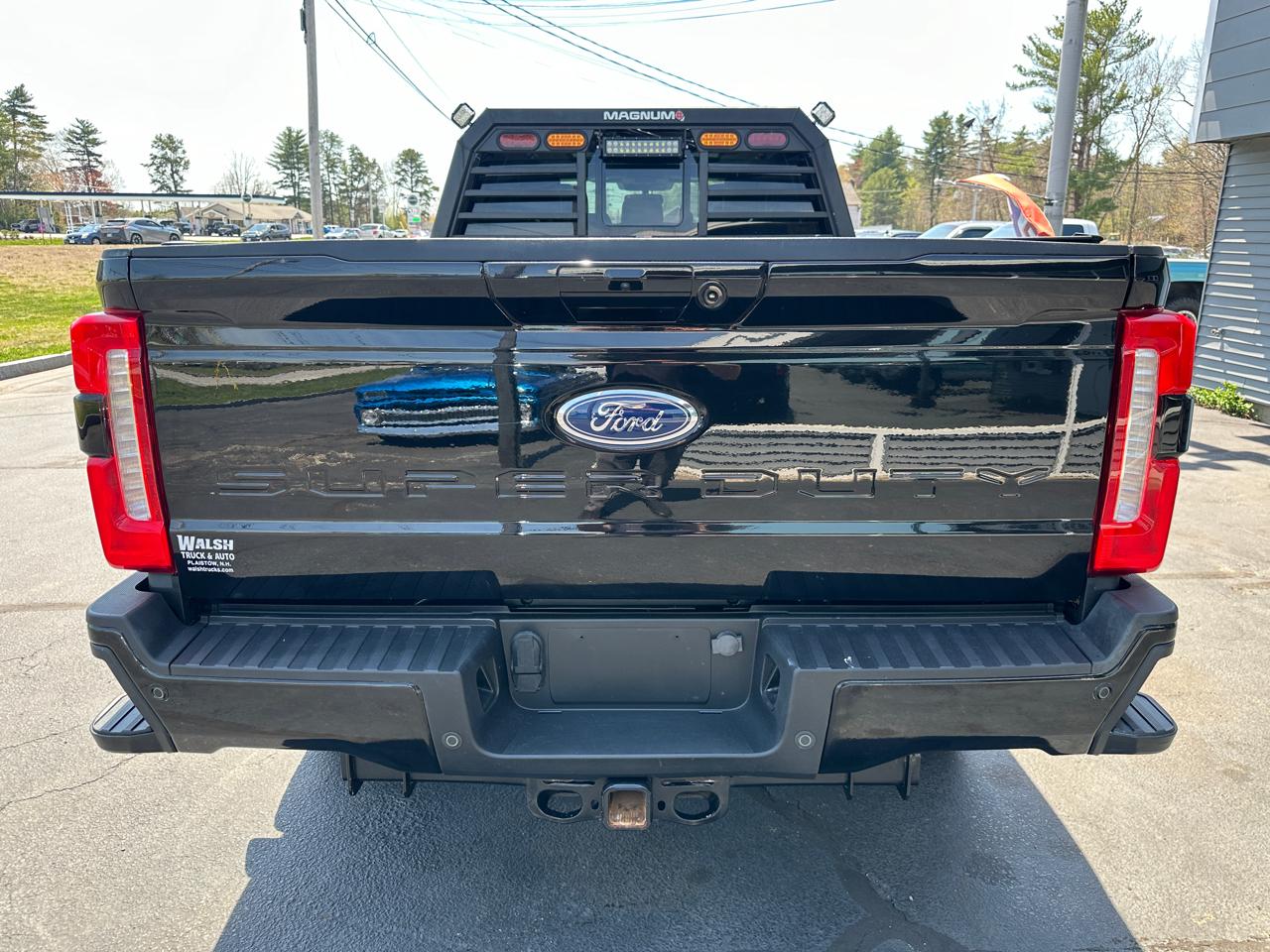 Ford F-350 SD Lariat Crew Cab Long Bed 4WD 2023