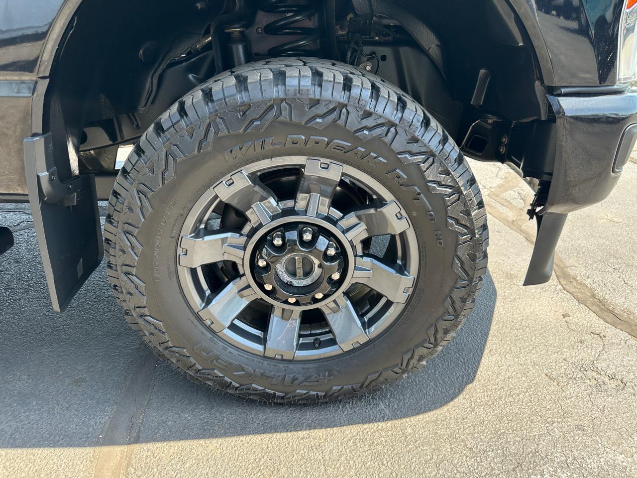 Ford F-350 SD Lariat Crew Cab Long Bed 4WD 2023