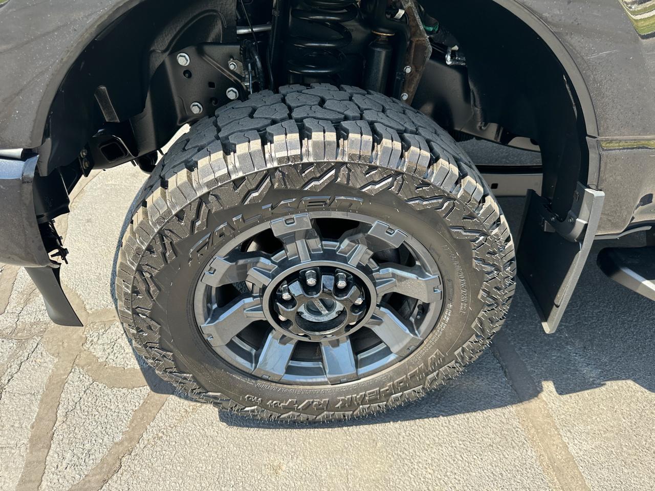 Ford F-350 SD Lariat Crew Cab Long Bed 4WD 2023