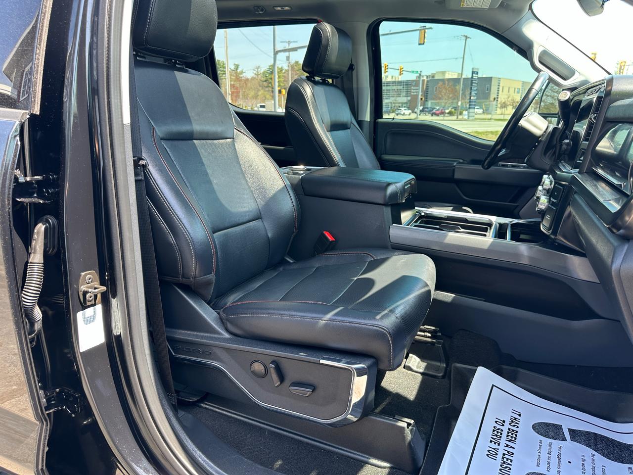 Ford F-350 SD Lariat Crew Cab Long Bed 4WD 2023