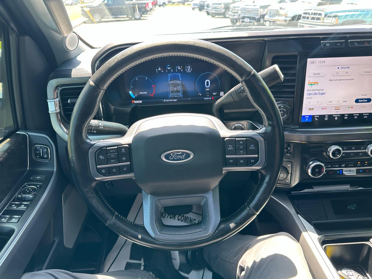 Ford F-350 SD Lariat Crew Cab Long Bed 4WD 2023