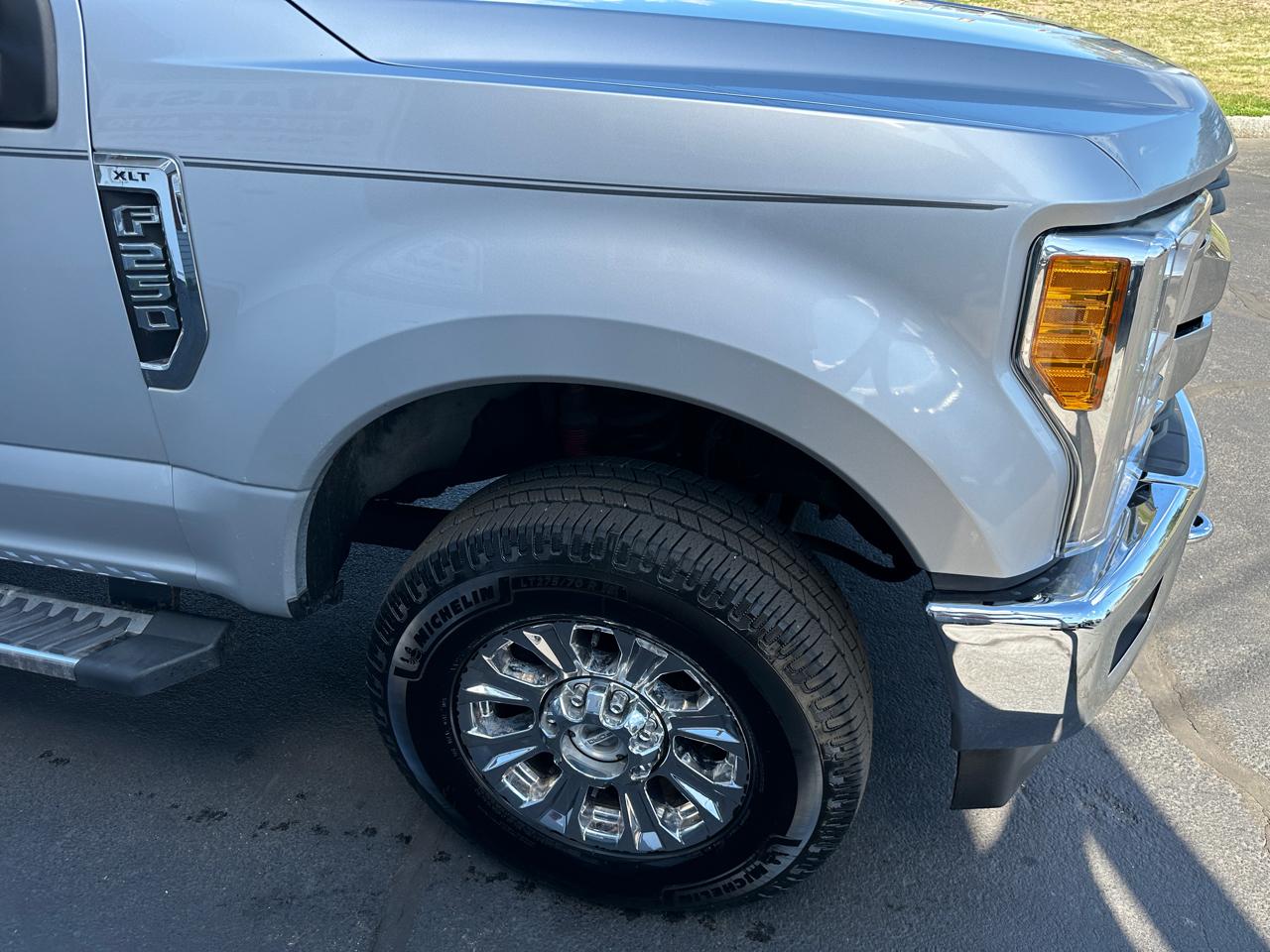 Ford F-250 SD XLT Crew Cab 4WD 2017
