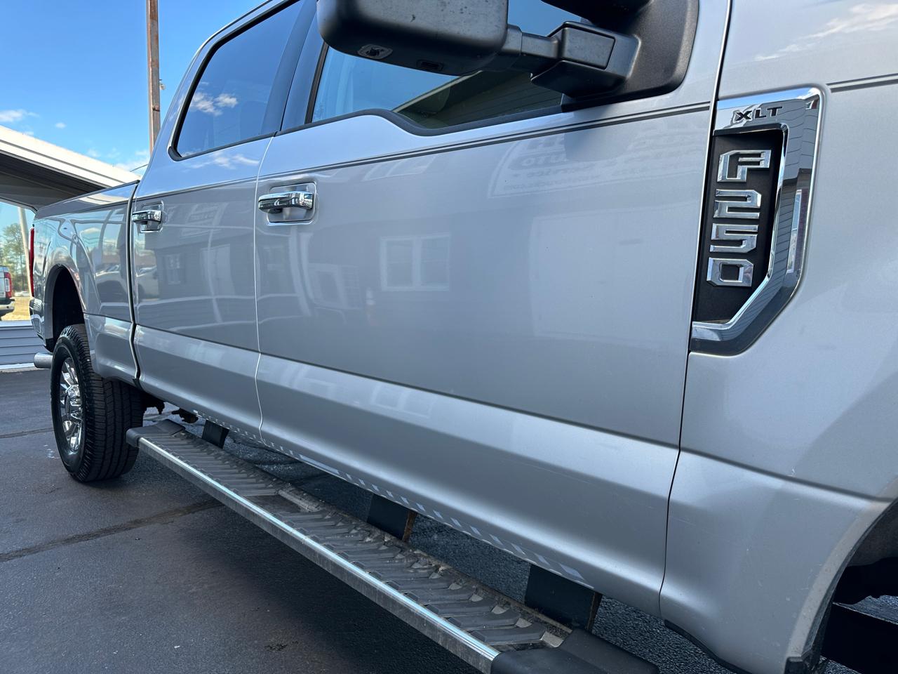 Ford F-250 SD XLT Crew Cab 4WD 2017